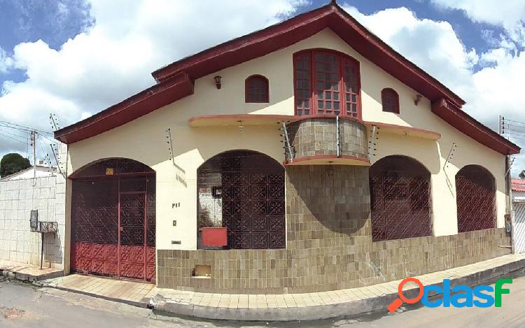 Casa de 4 suítes Conjunto Ajuricaba venda R$ 500.000,00 Mil