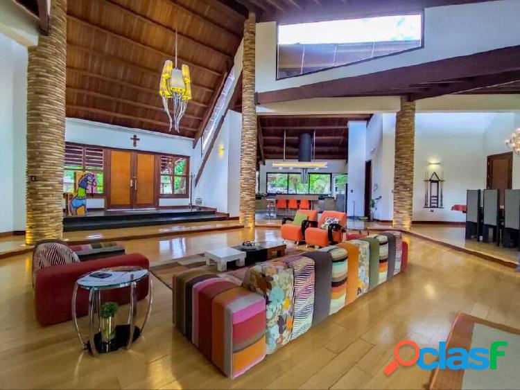En VENTA espectacular casa en El Solar, Guataparo, Valencia.