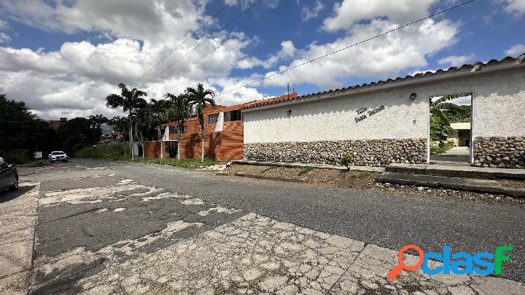 En Venta Terreno en Mañongo 700mts2.