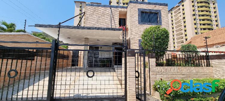 En venta bella y confortable quinta en, Urb. Parque Mirador