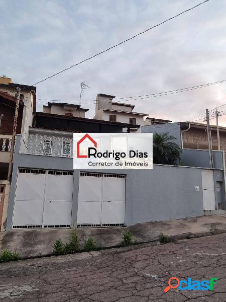 Excelente Casa TÉRREA AC 350m² para LOCAÇÃO no bairro