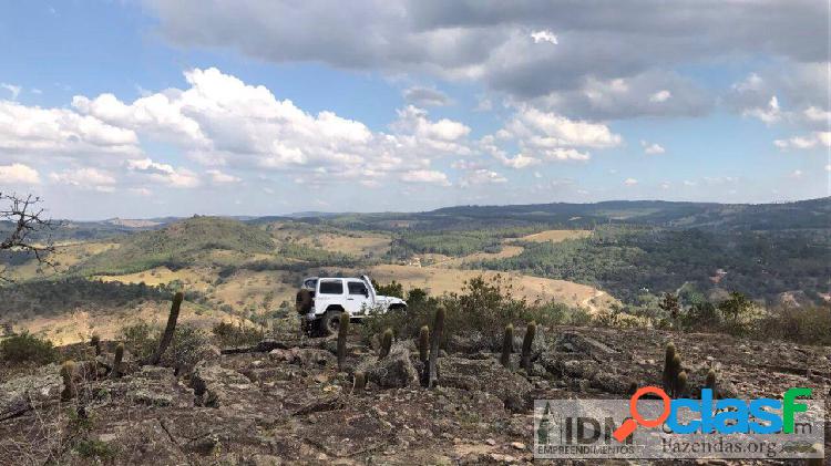 Fazenda Turísica com 70 ha em Itaúna - MG