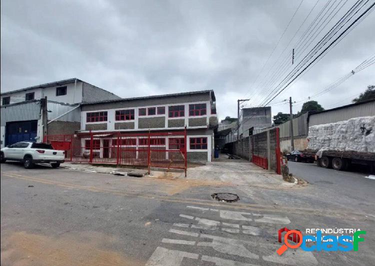 Galpão Locação 700 m² em Barueri, SP.