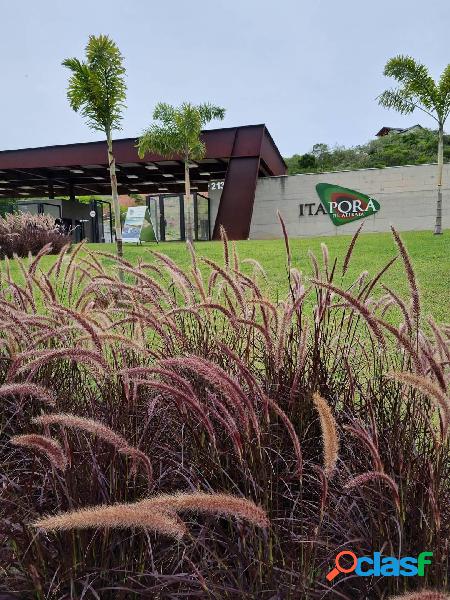 Lotes em Itaporã de Atibaia, loteamento fechado de Alto