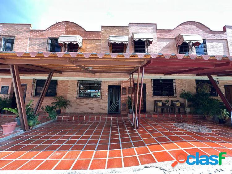 Town house en venta Naguanagua. Res. Villas del Norte