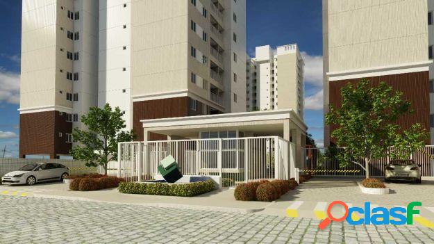 Apartamento com 3 dormitórios à venda, 70 m² por R$