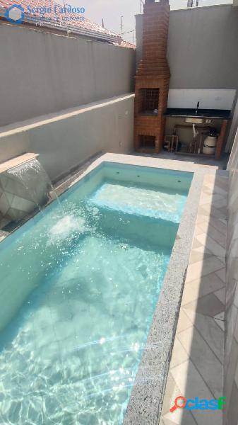 CASA EM CONDOMÍNIO PISCINA E CHURRASQUEIRA PRIVATIVA 700M