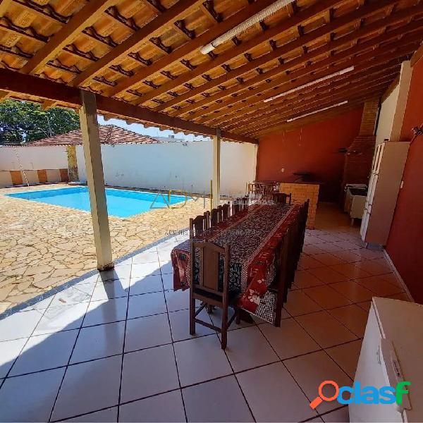 Casa com área gourmet e piscina na Vila Carmelo, em
