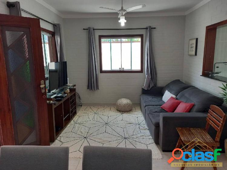 Casa à venda com piscina no Morada da praia!