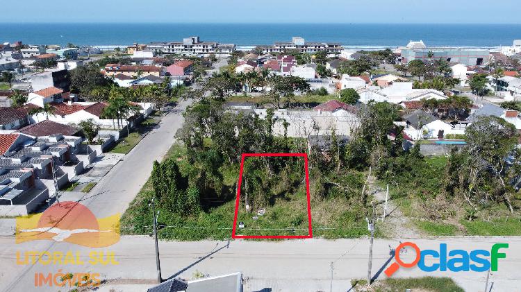 Terreno localizado no bairro Eliana, a 2 quadras da praia,