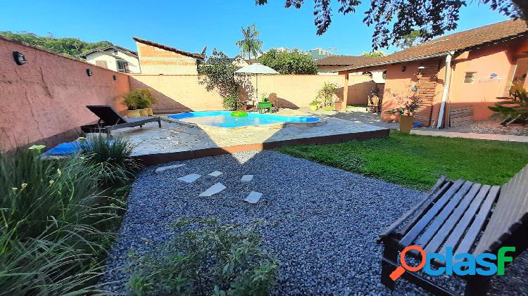 Vendo Casa Semi Averbada no Bairro Floresta com piscina