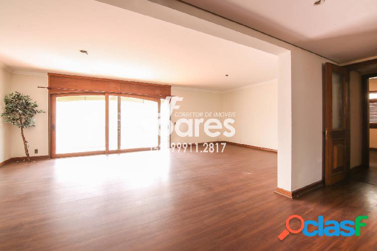 Apartamento com dois dormitórios e vaga de garagem no