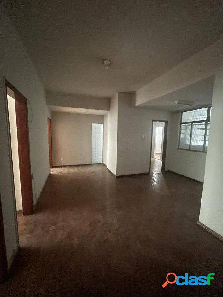 Apartamento à venda, 03 quartos, 01 vaga de garagem.