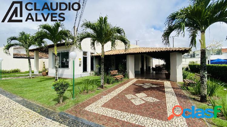 CASA COM 3 QUARTOS SENDO 2 SUÍTES EM CONDOMÍNIO NO BAIRRO