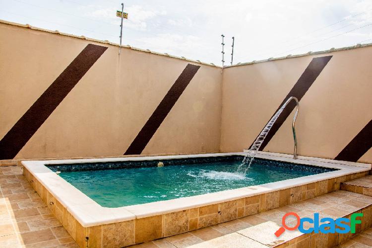 Casa com piscina 2 dorms - lado praia em Itanhaém