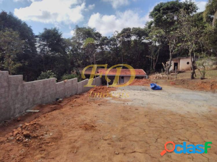 Terreno com edícula