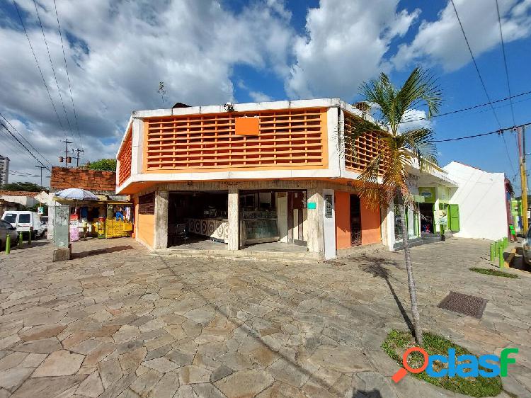 Local Comercial En Esquina Excelente Ubicación (98 Mts)