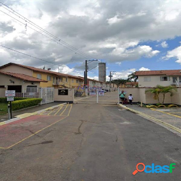 Vende-se Casa Sobreposta Condomínio residencial Carmela