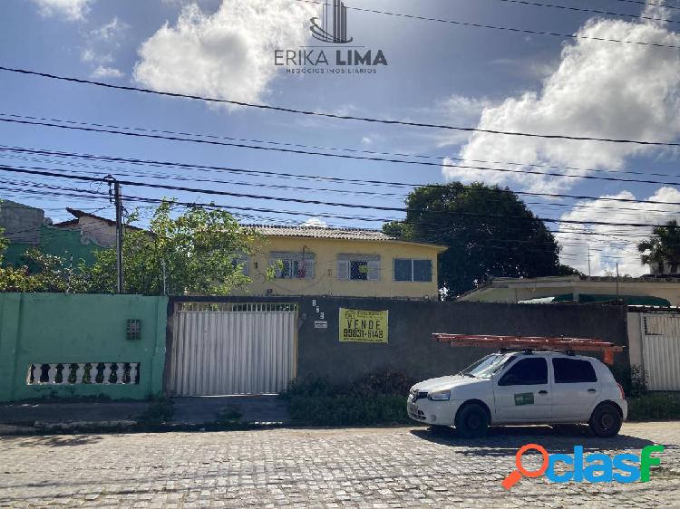 Casa Duplex de 320m², com 6 quartos, localizada em Bairro