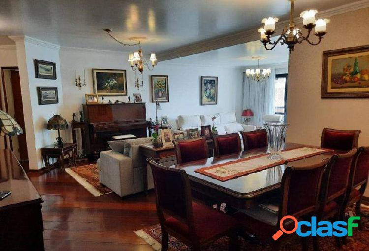 Amplo Apartamento na região central de Alphaville!!!
