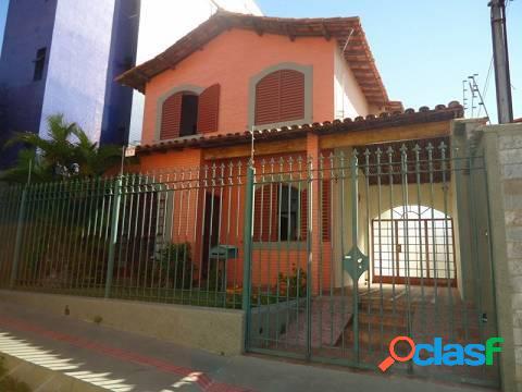 Casa com 4 quartos...