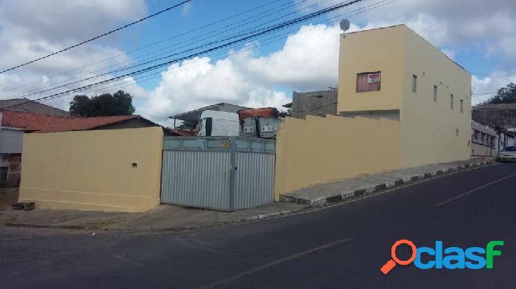 Casa de Esquina com Grande Área no Jardim Cruzeiro