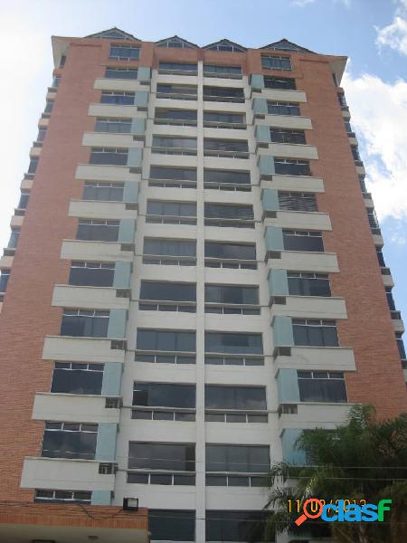 En Venta amplio y cómodo apartamento en Resd Monte Carmelo