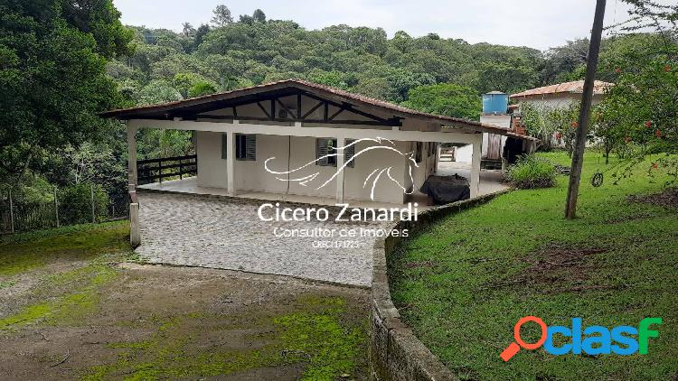 Linda Casa de Condomínio com Lago, a venda, no Condomínio