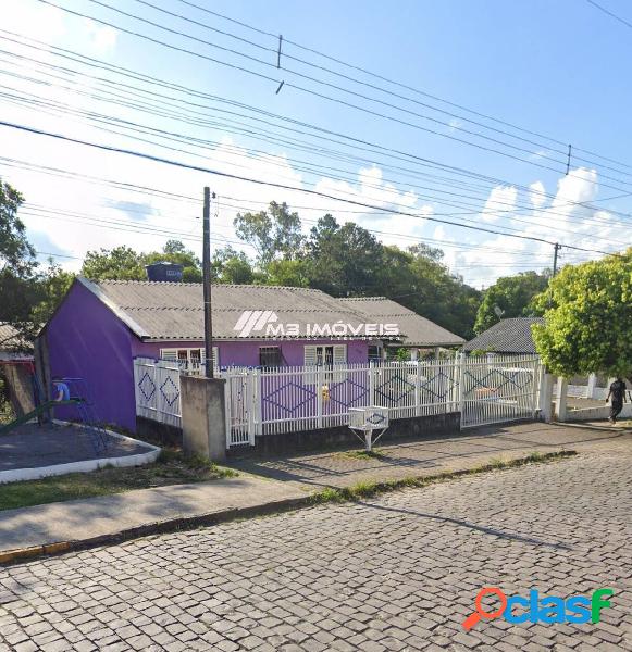 Terreno com duas casas