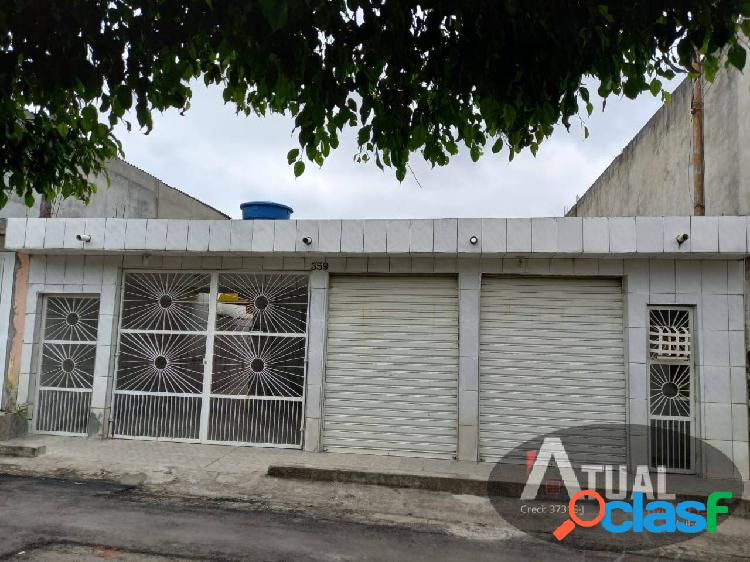 Vende-se casa com ponto comercial em Itaquaquecetuba - SP.