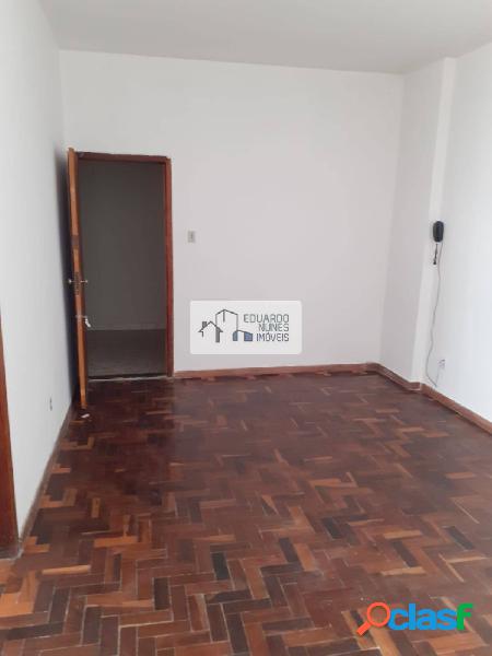 APARTAMENTO COM 01 QUARTO, ANDAR ALTO NO CENTRO!!!