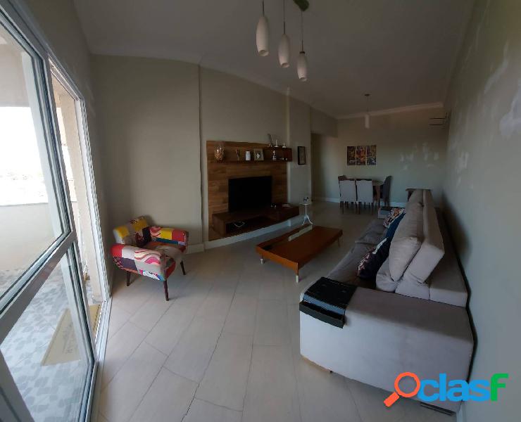 Apartamento com varanda no Parque Industrial