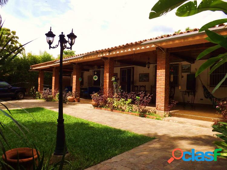 CASA QUINTA CAMPESTRE EN GUATAPARO COUNTRY CLUB DE VALENCIA