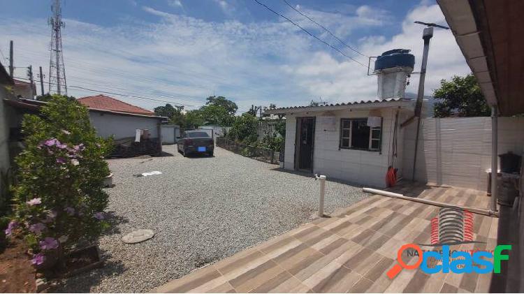 Casa a venda no bairro Pacheco em Palhoça/SC.