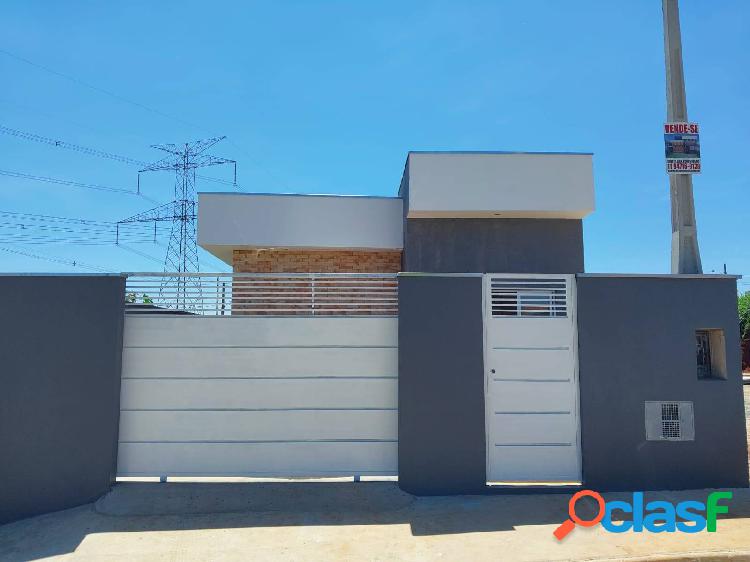 Casa a Venda em Cesário Lange