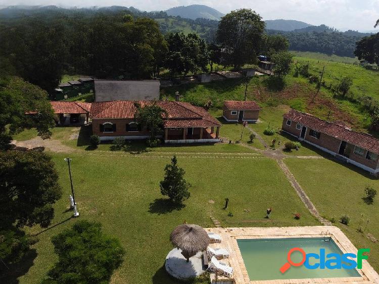 Haras no bairro Água Comprida