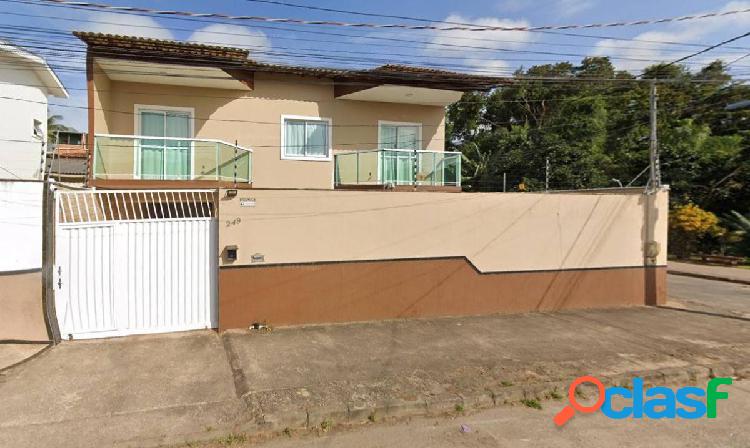 Casa Duplex á venda com 3 Quartos sendo 1 suíte, 180 m²