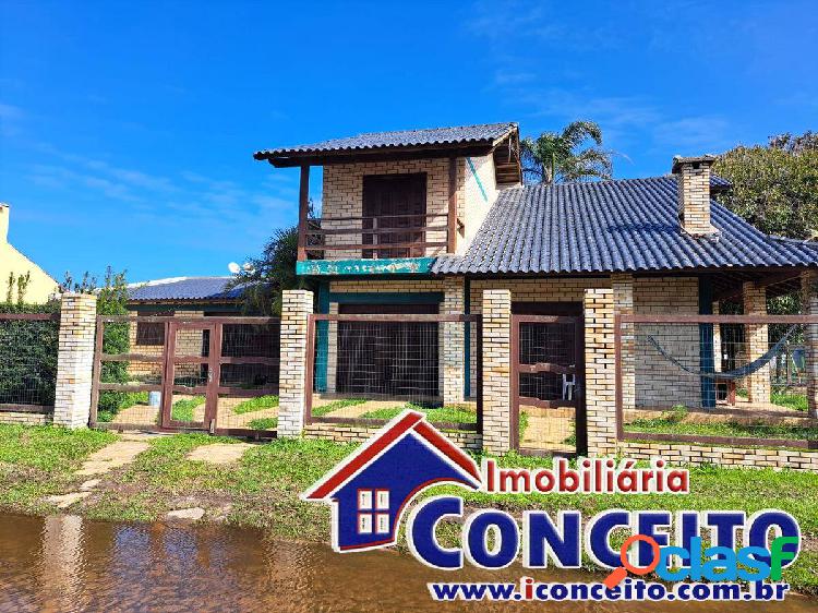 C232 - Linda residência com 5 dormitórios localizada no