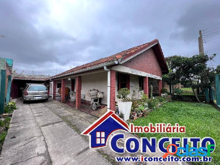 C87 - Residência com 3 dormitórios localizada no