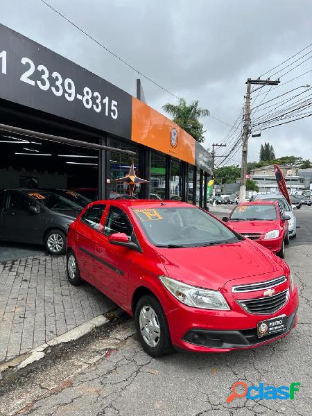 CHEVROLET ONIX HATCH LT 1.0 8V FLEXPOWER 5P MEC. VERMELHO