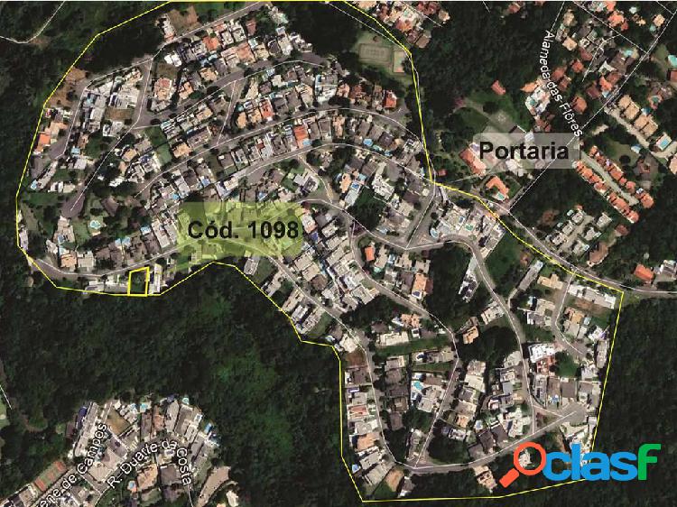 Cond. Golf Village (LOTE) 578,70 m² alto em declive, com