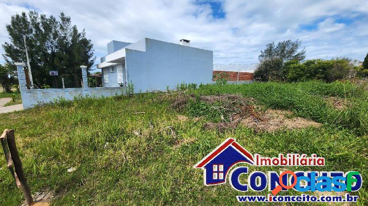 T05 - Lindo terreno medindo 300m² a 150 metros do mar em