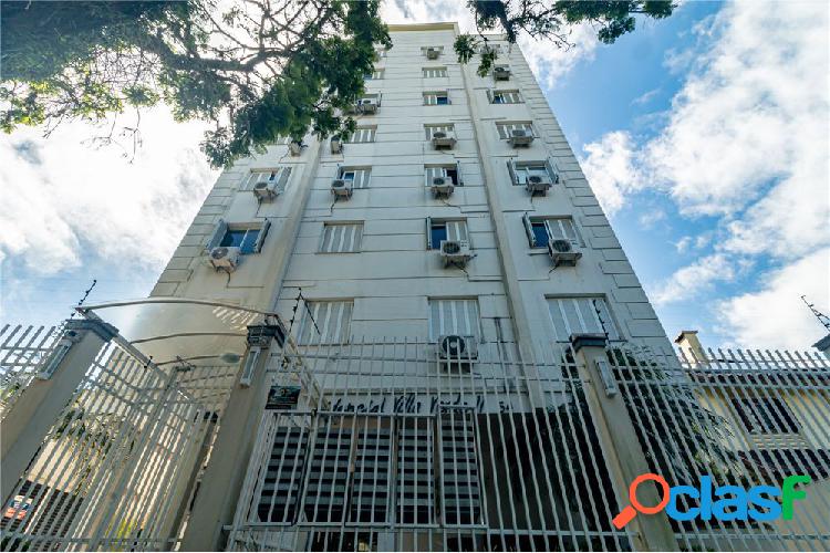 Apartamento com 2 quartos, 68m², à venda em Porto Alegre,