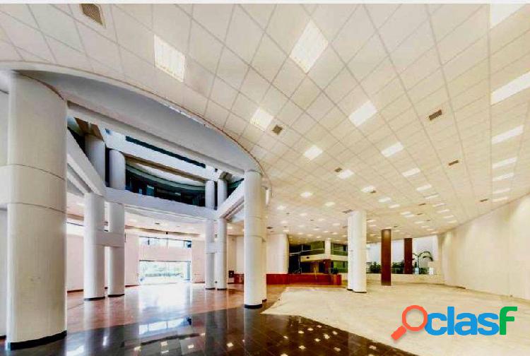 Alquilo Oficina Comercial en Primer Piso