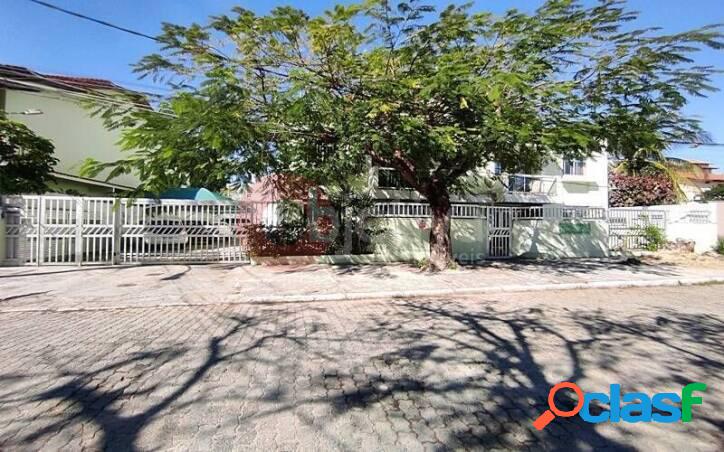 Apartamento com 2 dormitórios à venda, 66 m² por R$