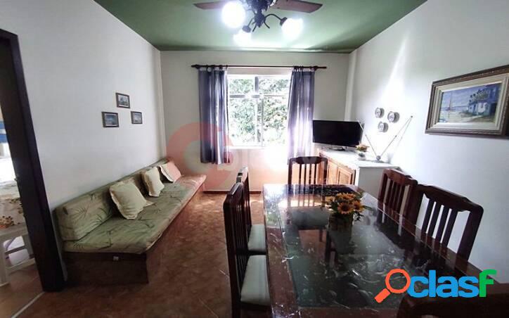 Apartamento com 3 dormitórios à venda, 70 m² por R$