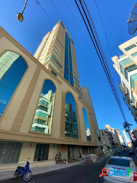 Apartamento com 3 dormitórios à venda por R$ 1.858.000 -