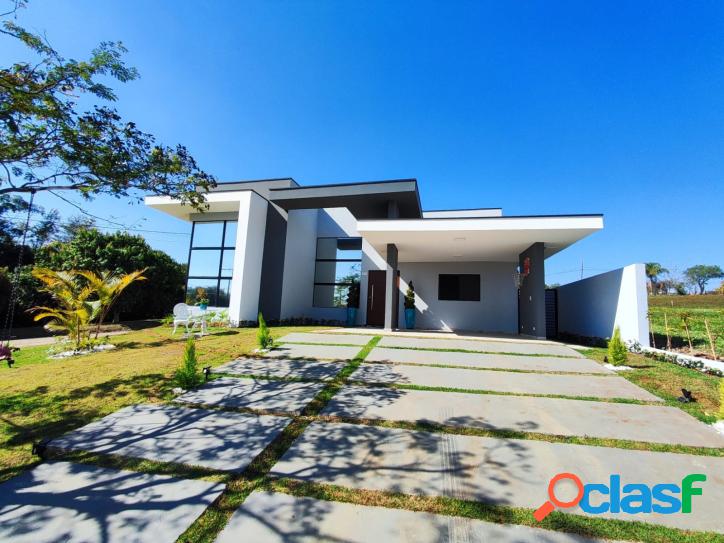 Casa Mobiliada com 3 suítes e Piscina Aquecida - Ninho
