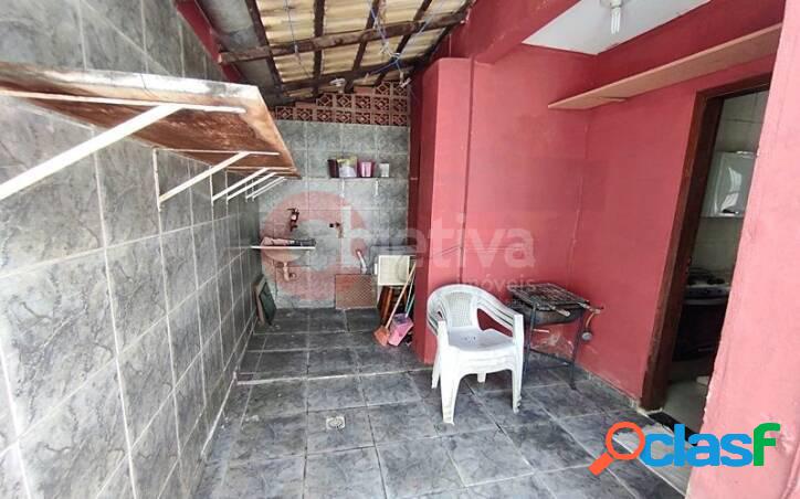 Casa com 2 dormitórios à venda, 80 m² por R$ 320.000,00 -