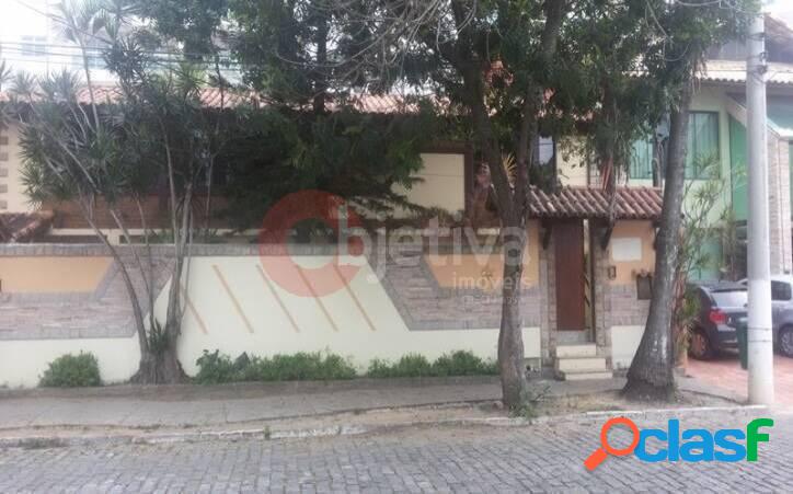 Casa com 3 dormitórios à venda, 416 m² por R$